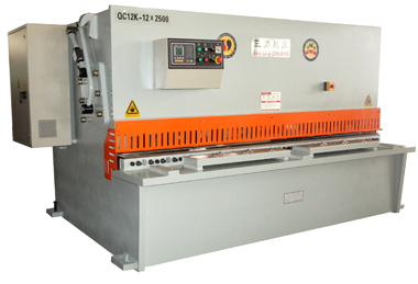 QC12K液壓擺式數控剪板機
